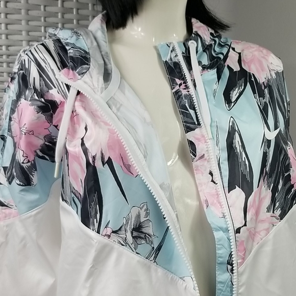 Nike Floral Cropped Windrunner Jacket AR5151 100 - Picture 11 of 14